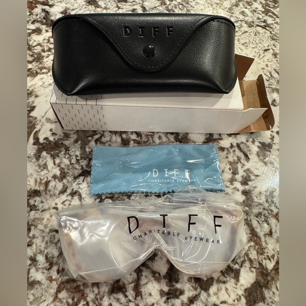 DIFF Blue-Light Blocking Glasses - Picture 10 of 12